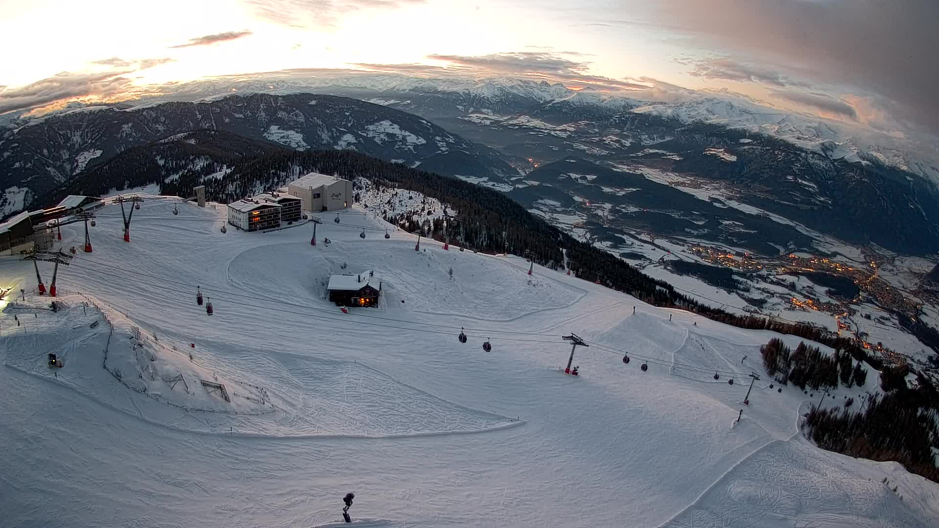 Station de ski Kronplatz sommet | vue sur Brunico