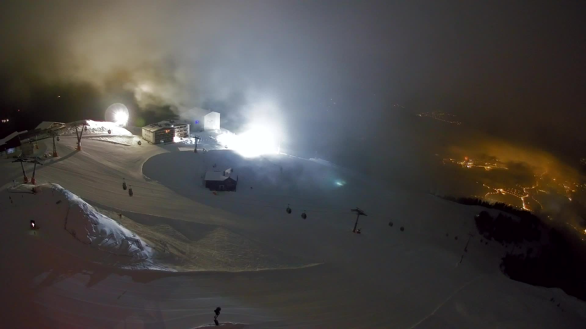 Cima estación de esquí Kronplatz | vista hacia Brunico