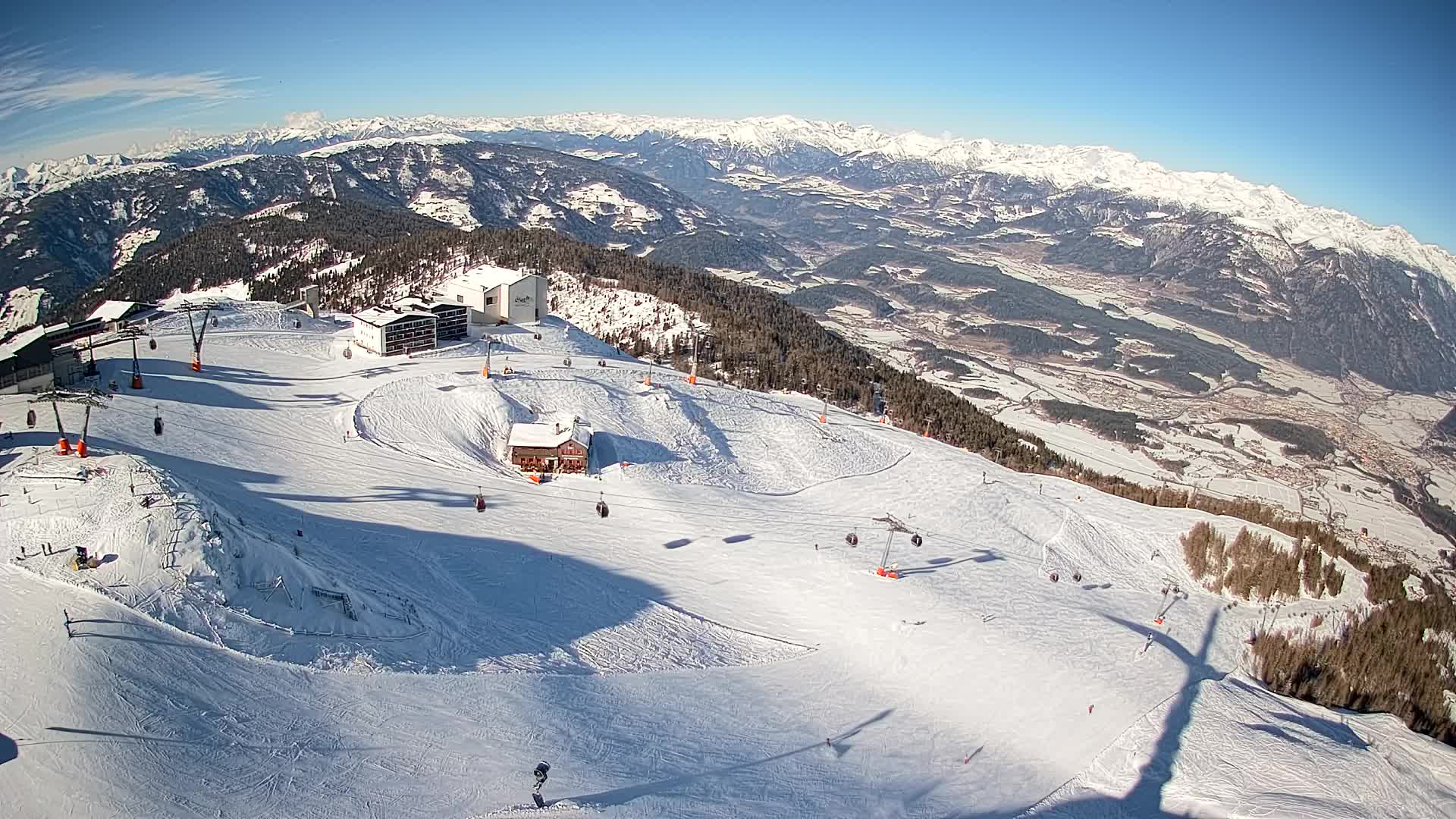Stazione sciistica di Plan de Corones | vista su Brunico
