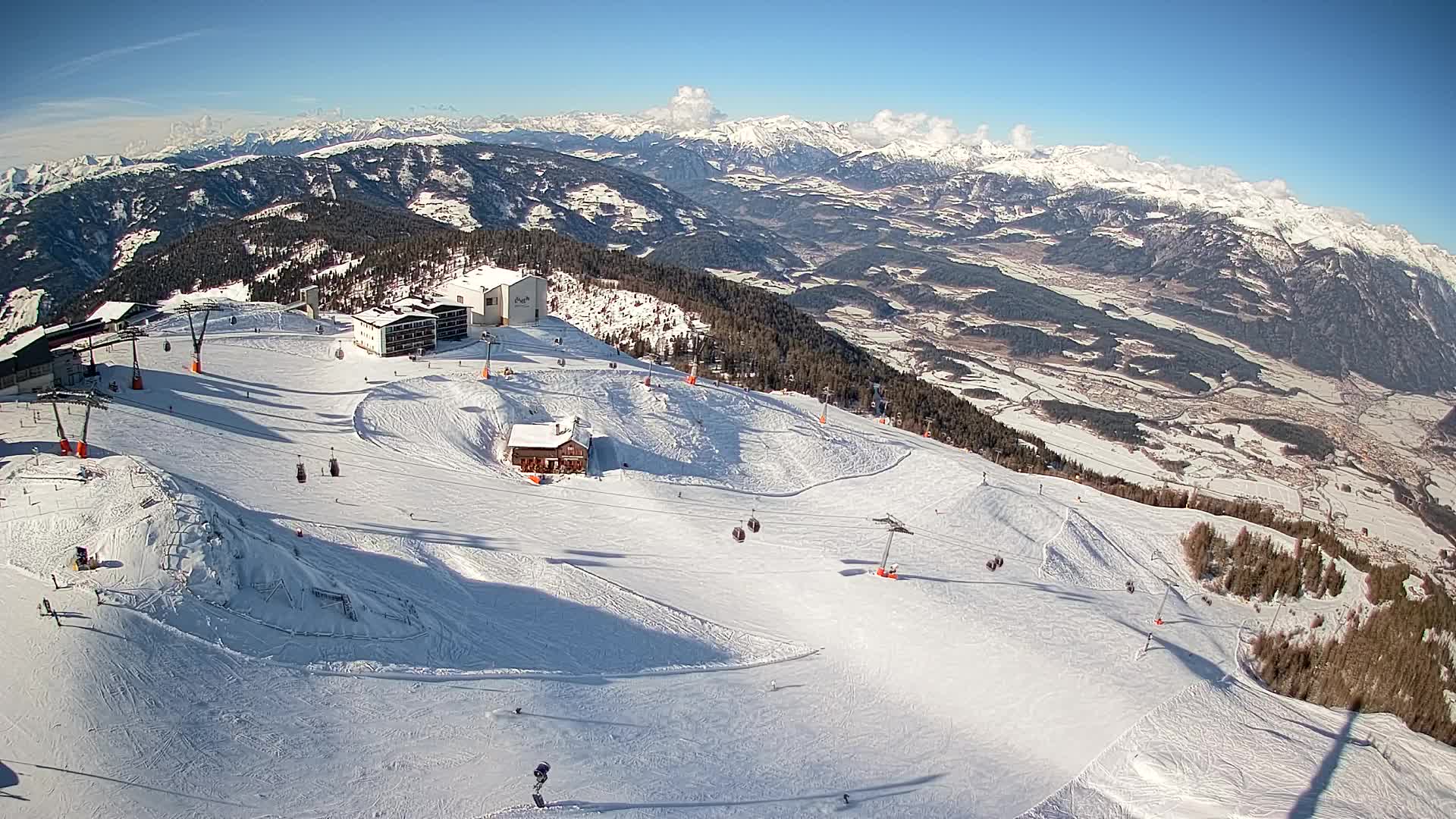 Skigebiet Kronplatz Gipfel | Blick auf Bruneck
