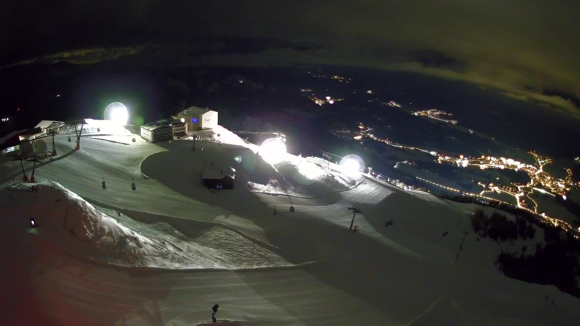 Cima estación de esquí Kronplatz | vista hacia Brunico