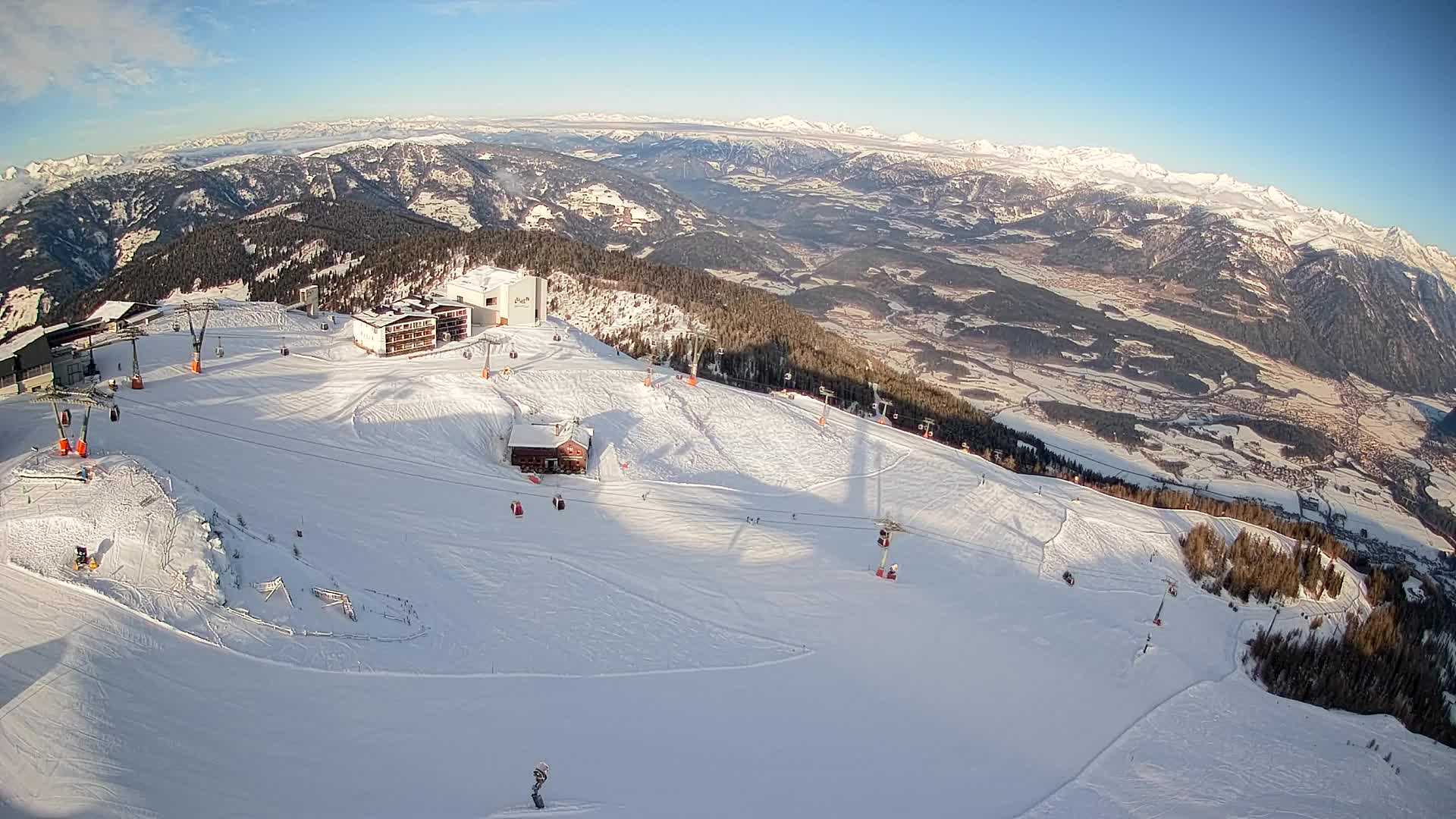 Cima estación de esquí Kronplatz | vista hacia Brunico