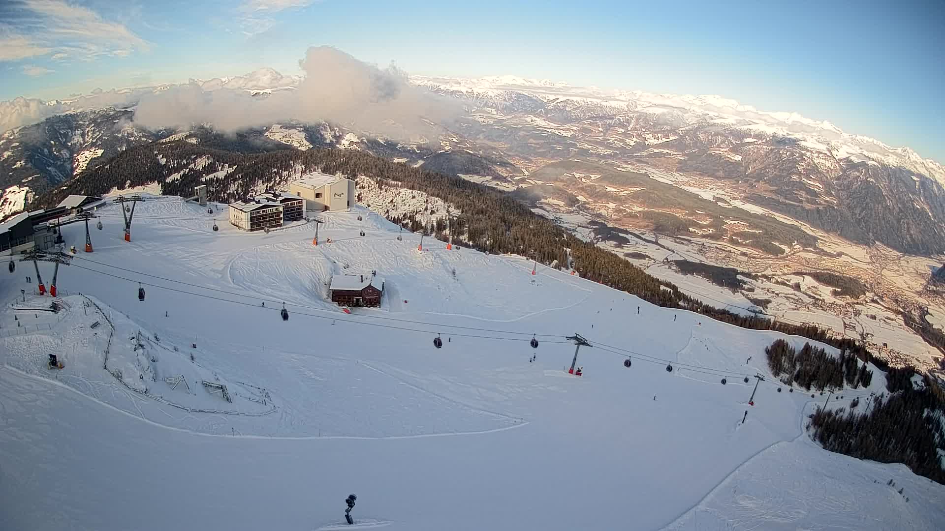Cima estación de esquí Kronplatz | vista hacia Brunico
