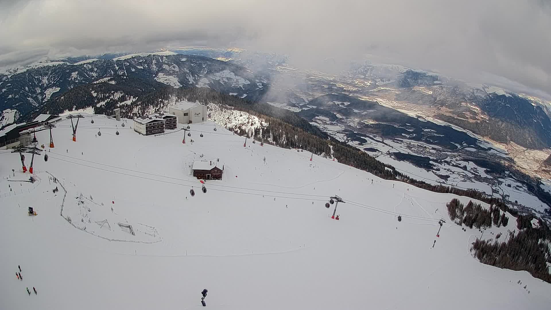 Station de ski Kronplatz sommet | vue sur Brunico