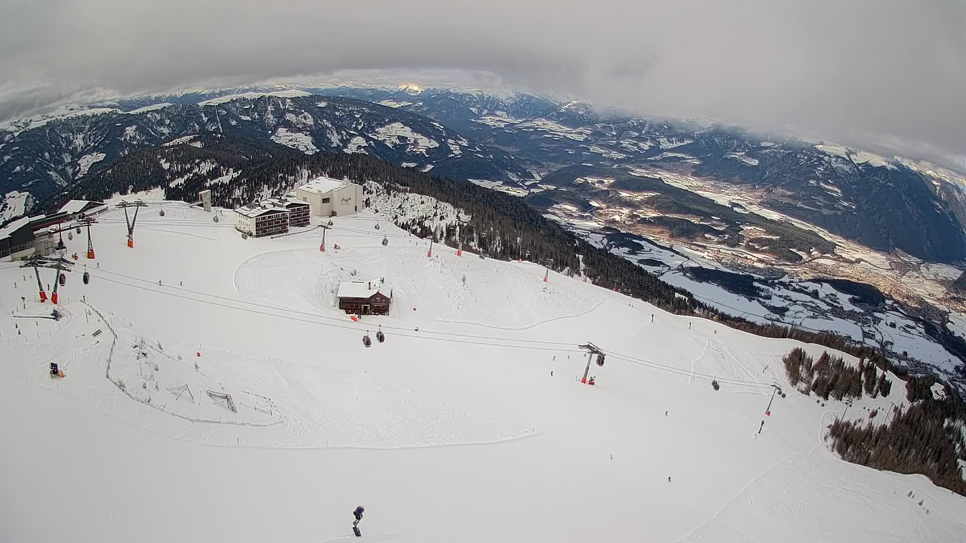 Station de ski Kronplatz sommet | vue sur Brunico