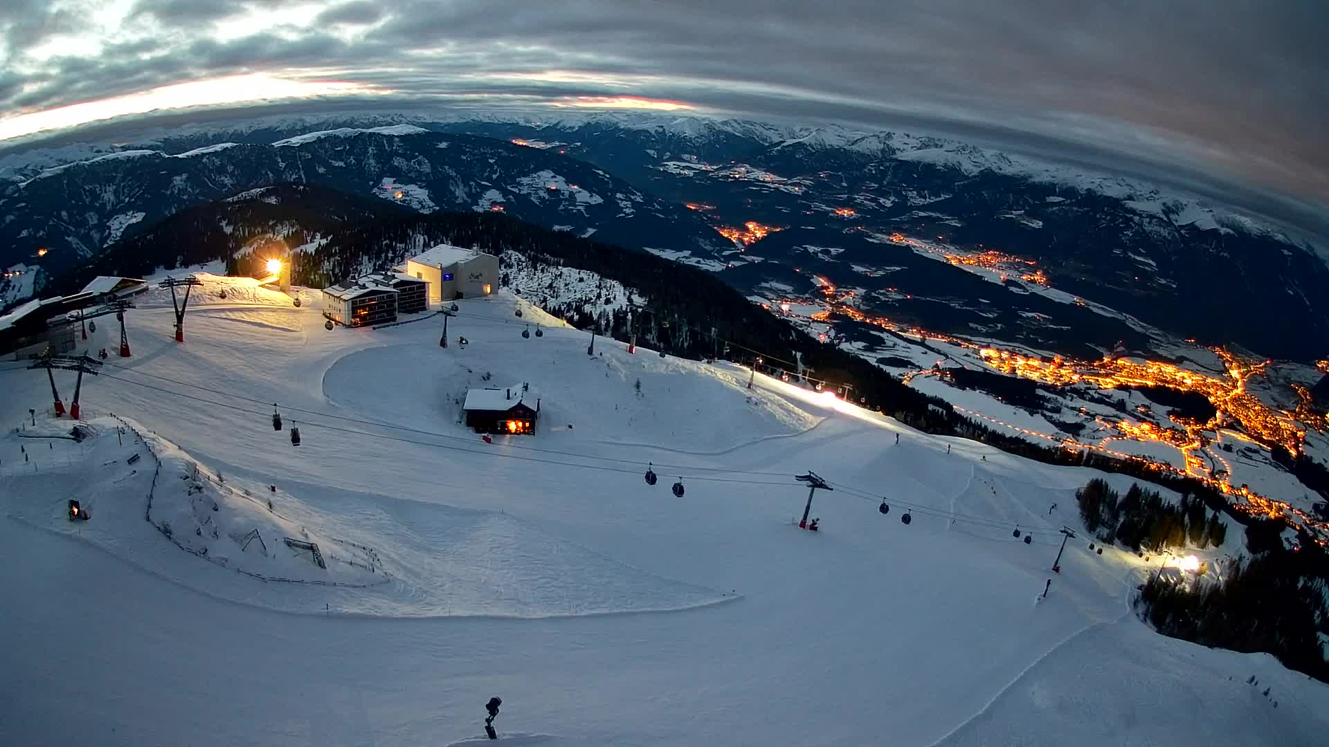 Stazione sciistica di Plan de Corones | vista su Brunico