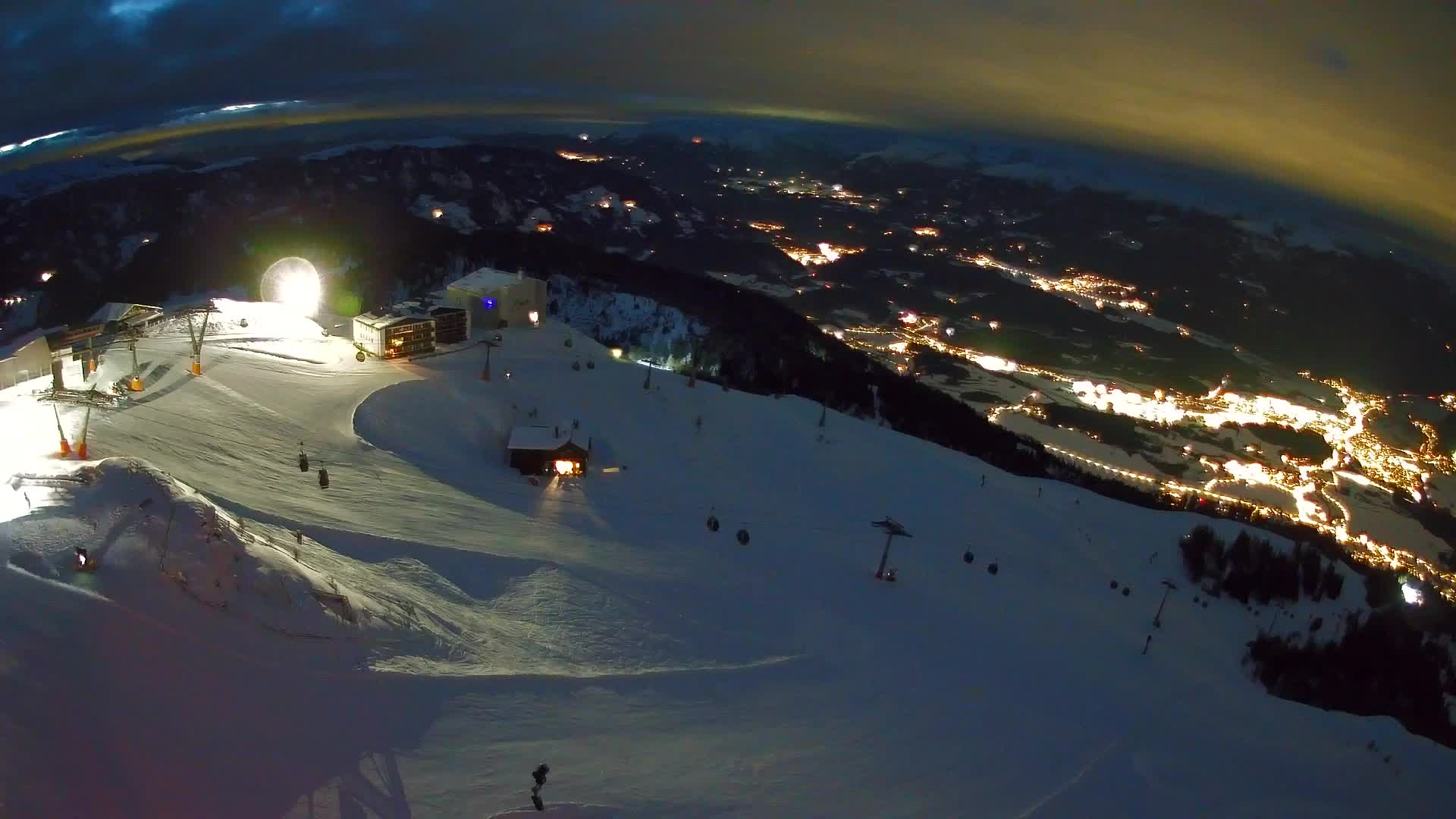 Skigebiet Kronplatz Gipfel | Blick auf Bruneck