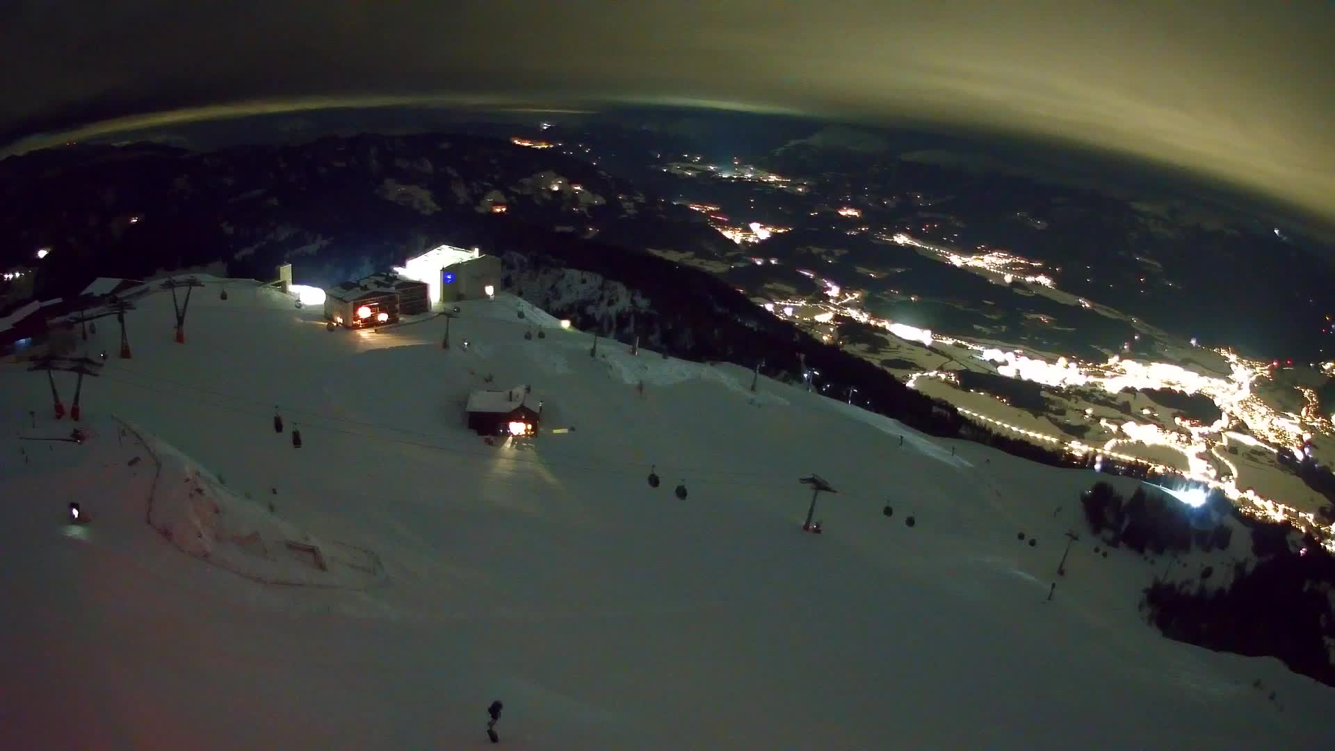 Cima estación de esquí Kronplatz | vista hacia Brunico