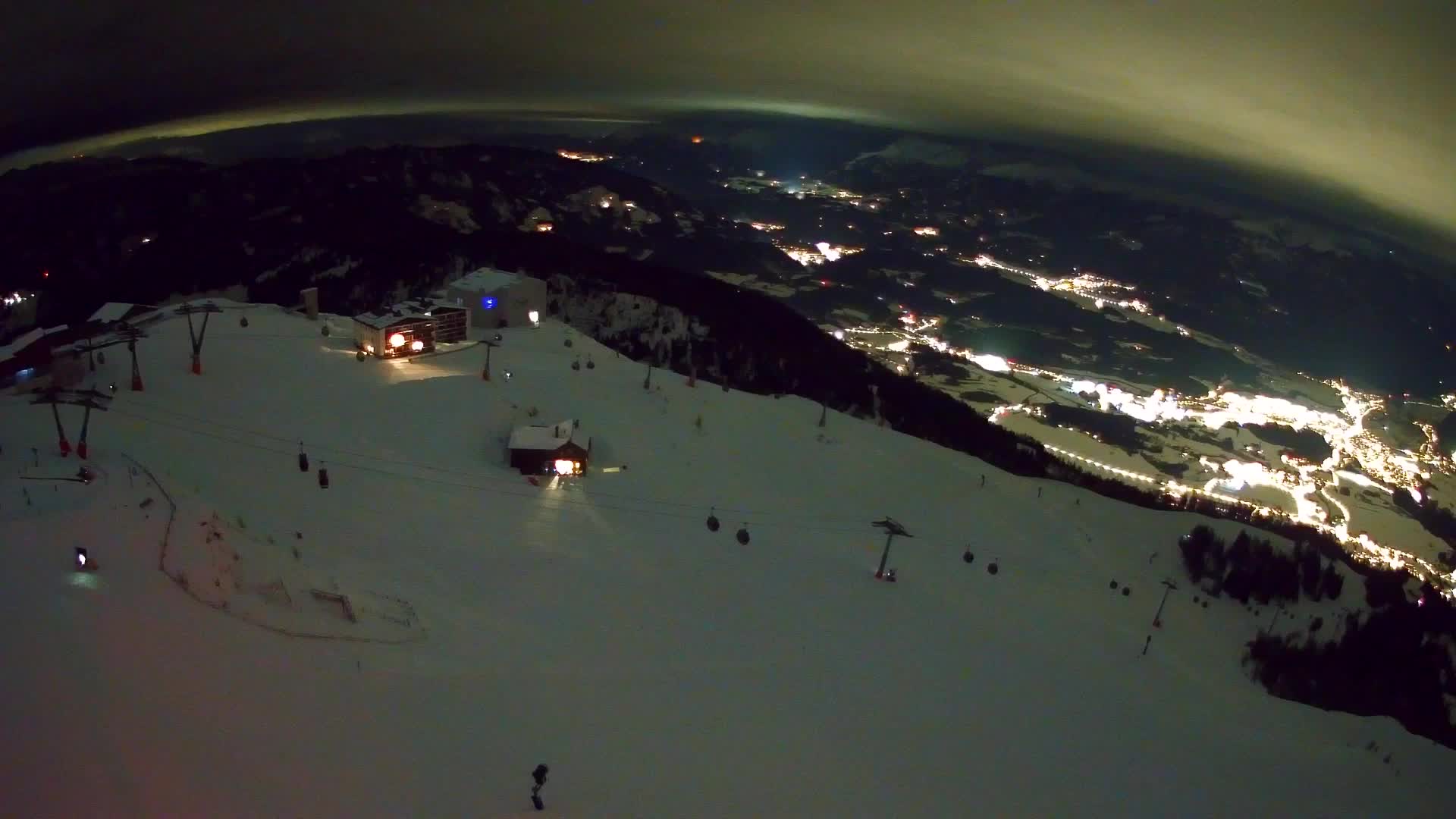 Cima estación de esquí Kronplatz | vista hacia Brunico