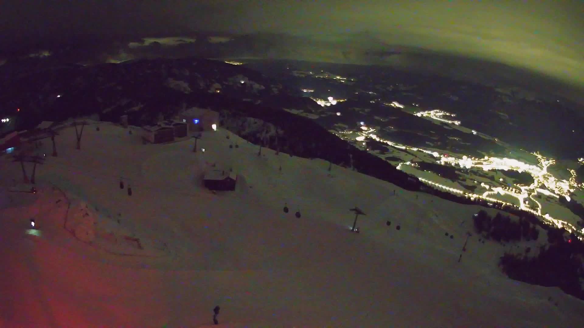 Cima estación de esquí Kronplatz | vista hacia Brunico