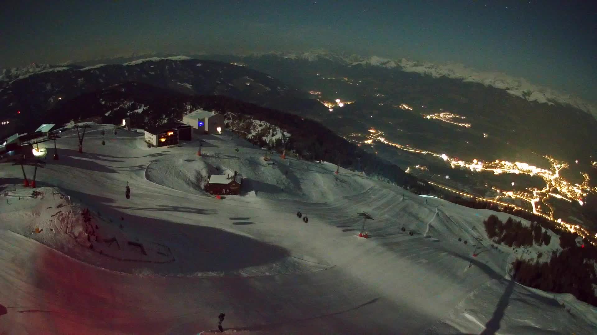 Cima estación de esquí Kronplatz | vista hacia Brunico
