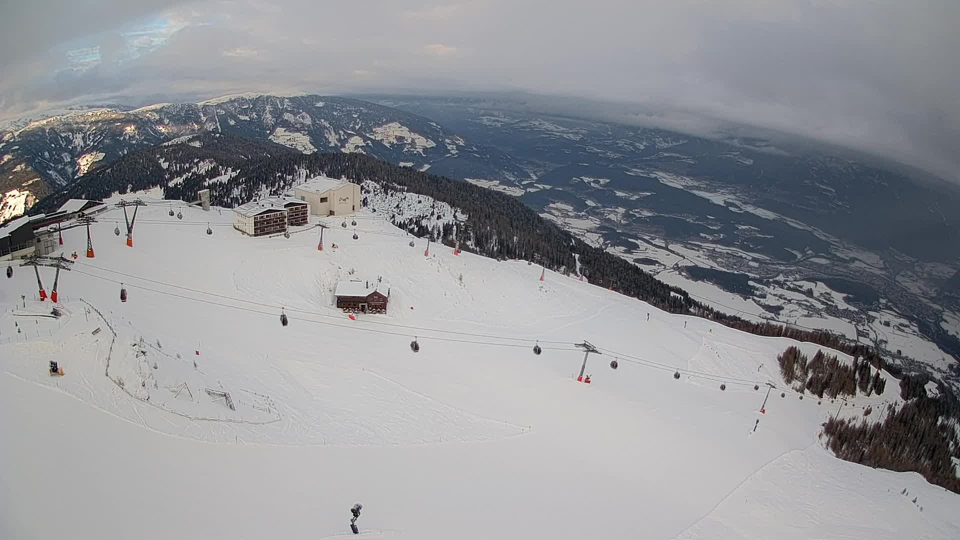 Stazione sciistica di Plan de Corones | vista su Brunico