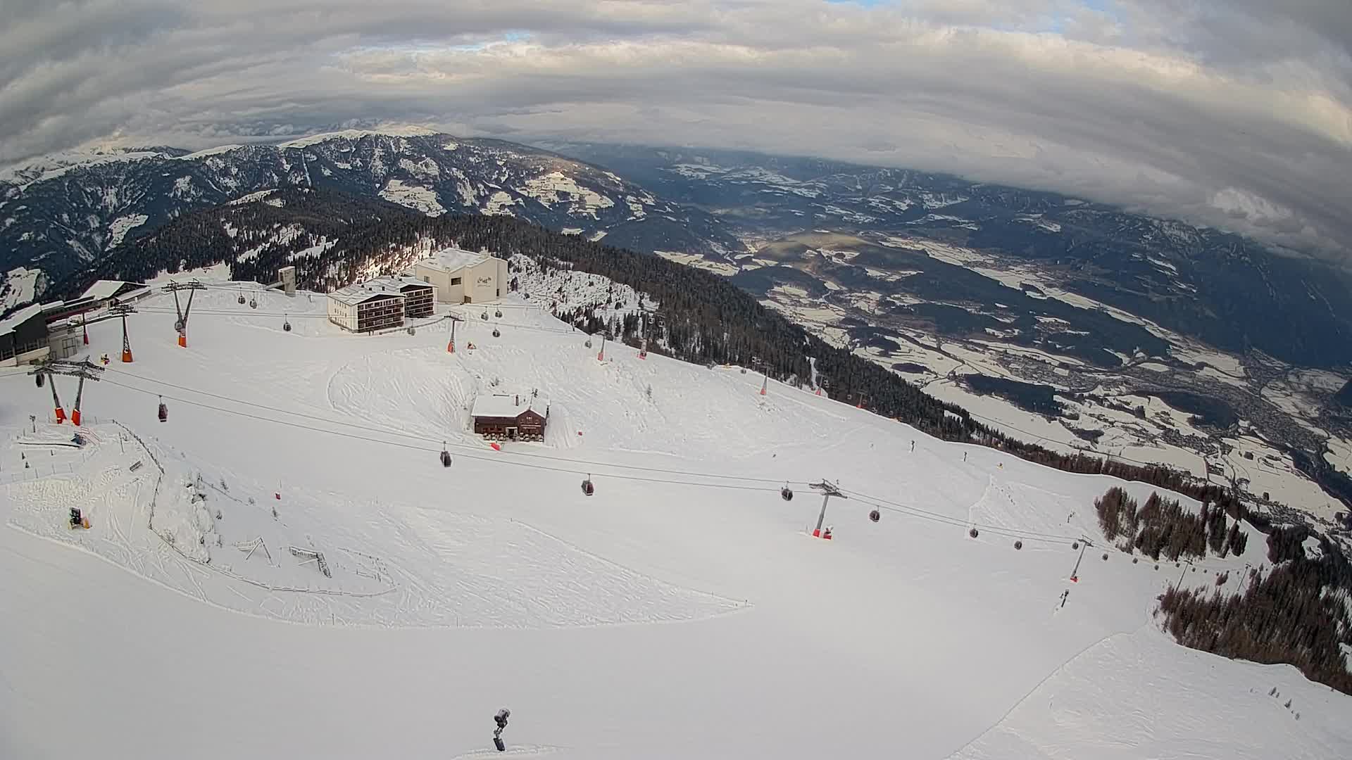 Stazione sciistica di Plan de Corones | vista su Brunico