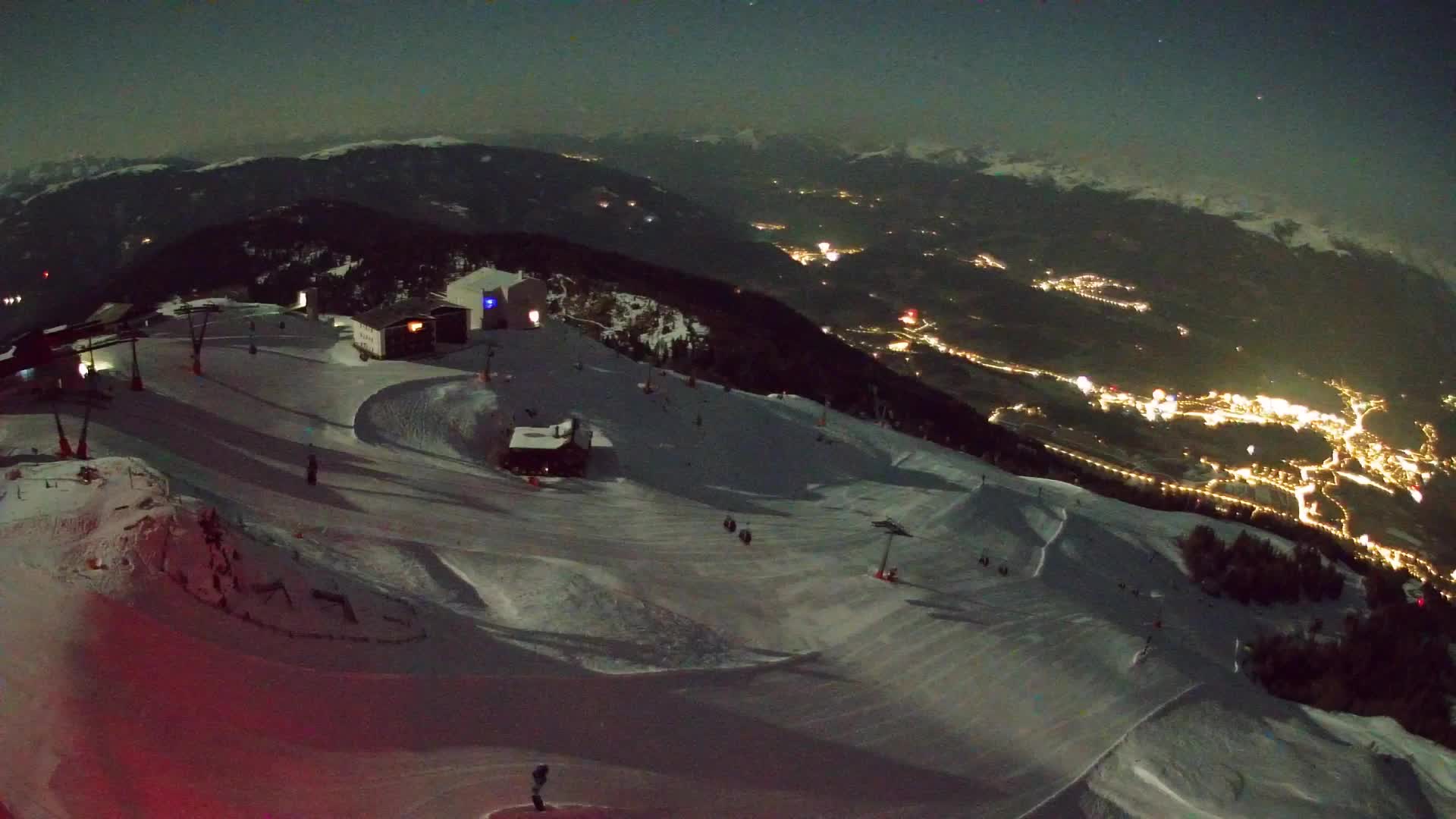 Cima estación de esquí Kronplatz | vista hacia Brunico