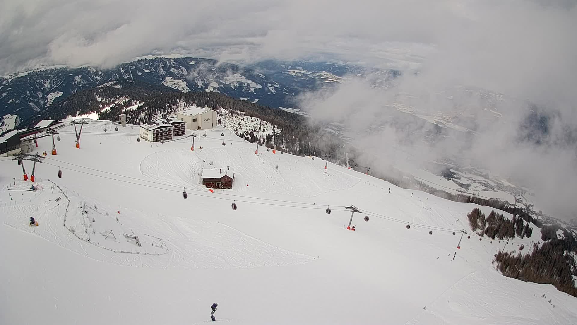 Station de ski Kronplatz sommet | vue sur Brunico