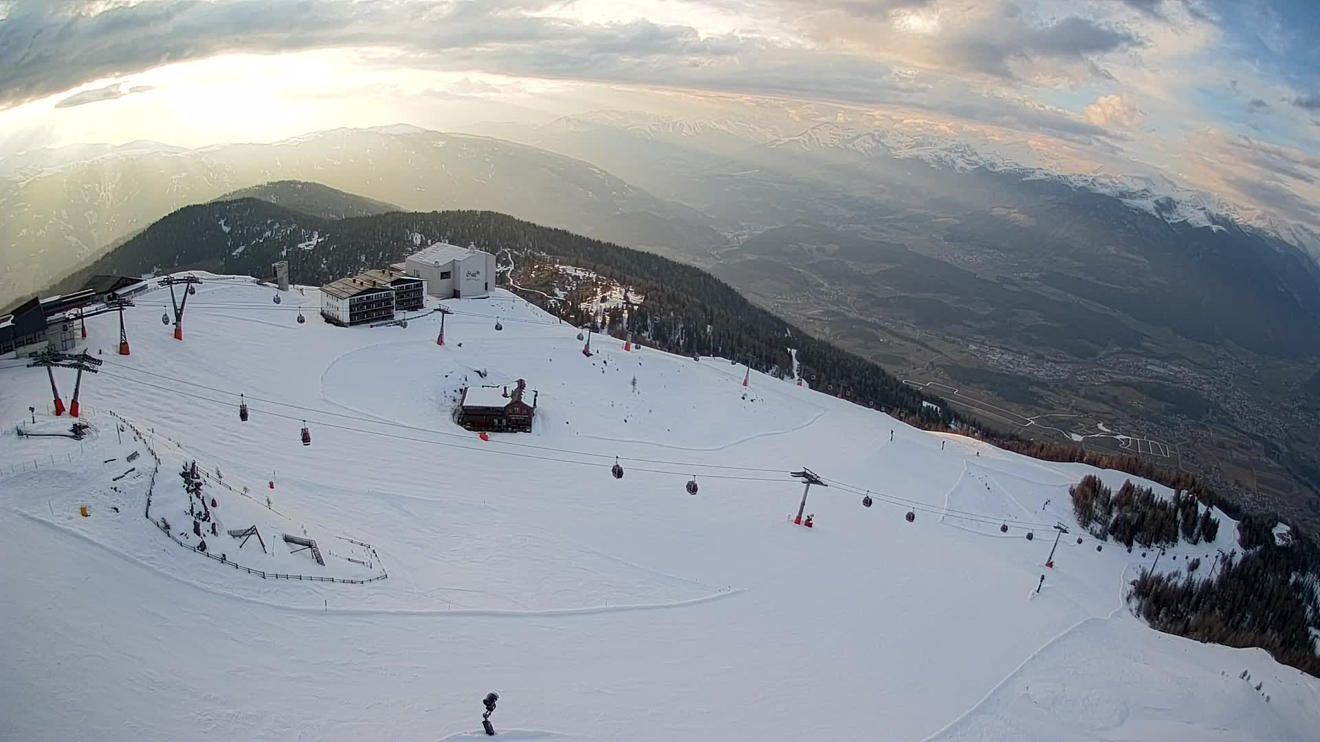 Station de ski Kronplatz sommet | vue sur Brunico
