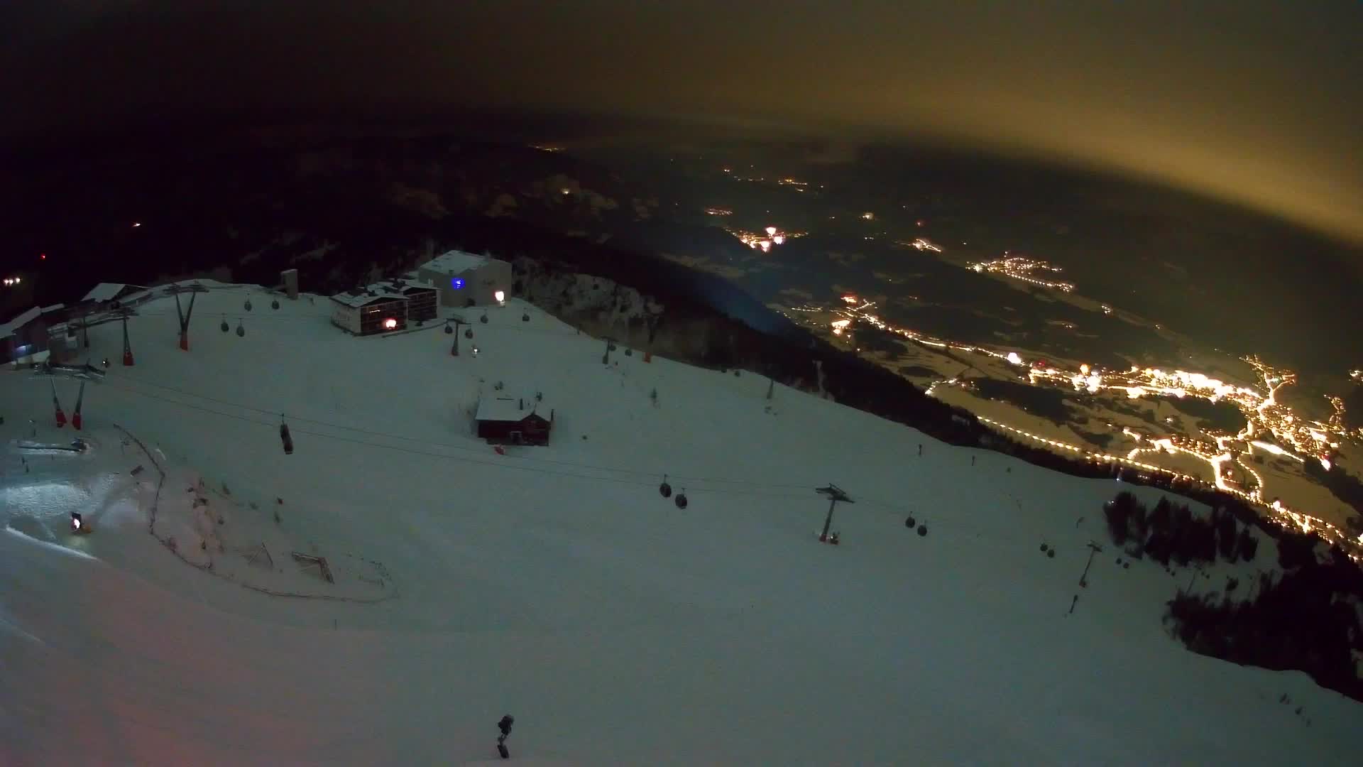 Cima estación de esquí Kronplatz | vista hacia Brunico