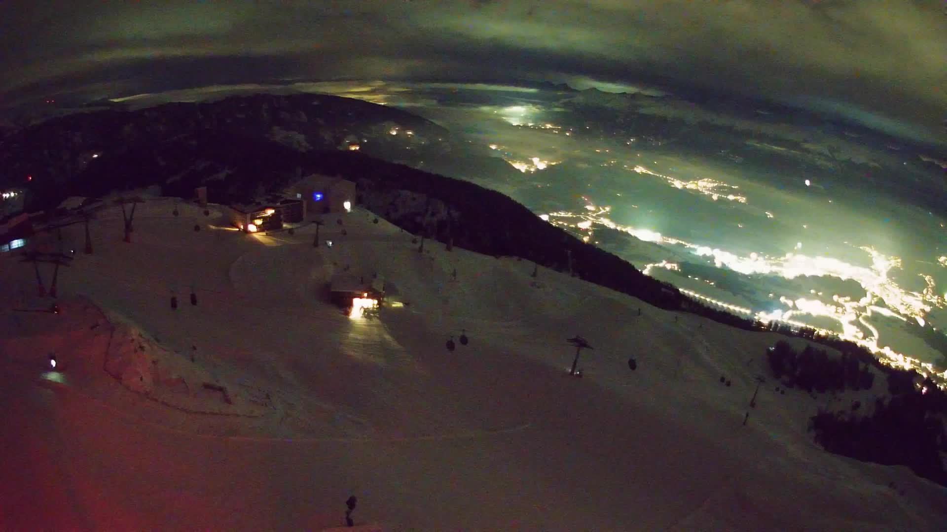 Cima estación de esquí Kronplatz | vista hacia Brunico