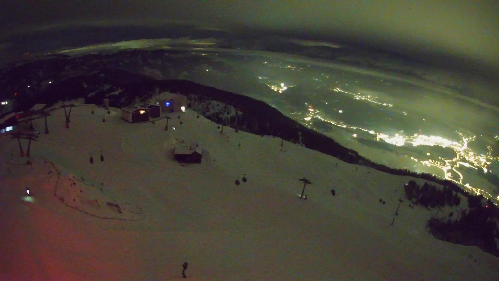 Cima estación de esquí Kronplatz | vista hacia Brunico