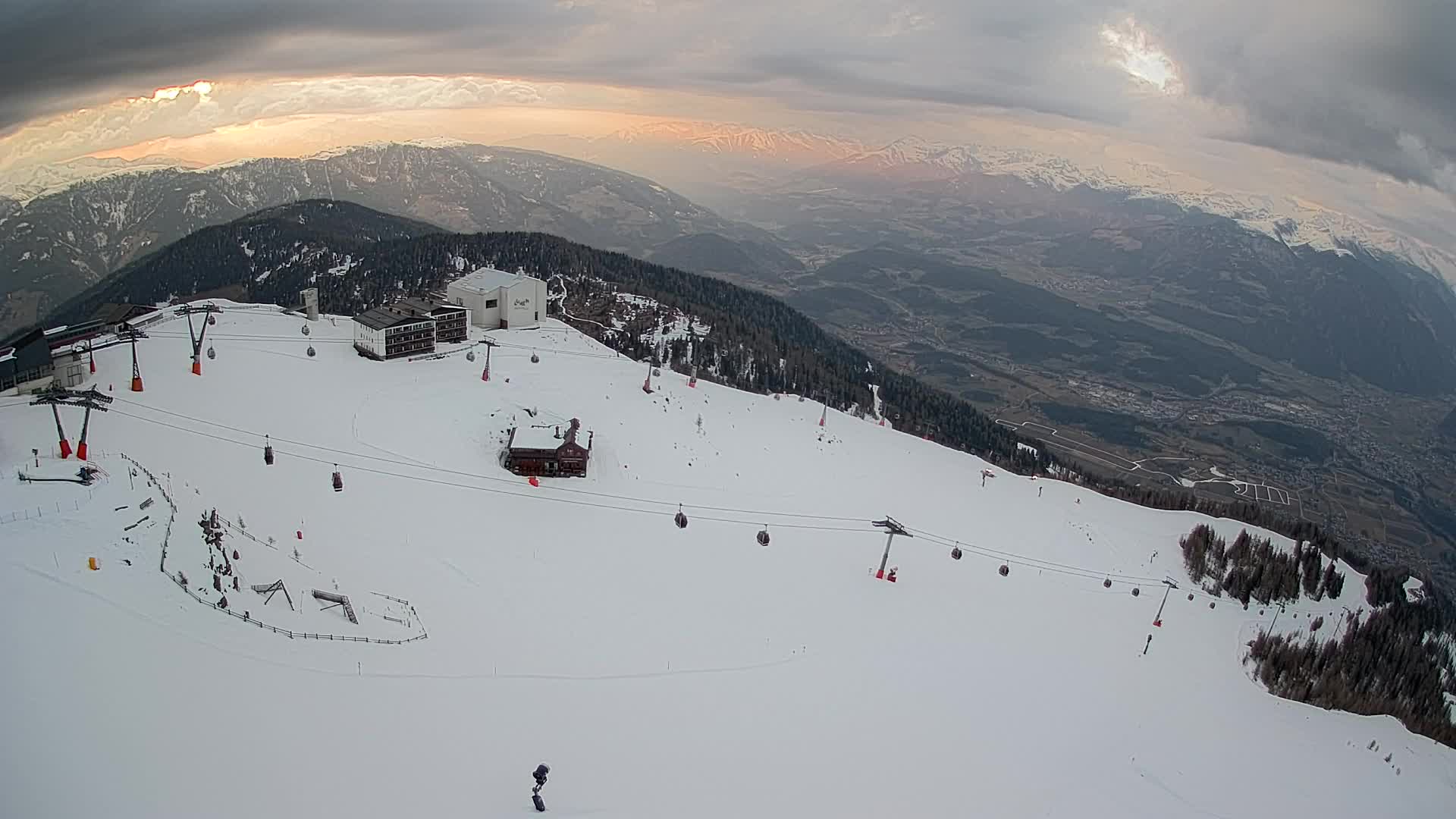 Smučišče Kronplatz – vrh | pogled na Bruneck