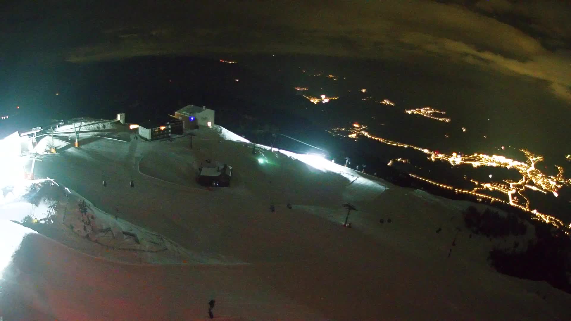 Cima estación de esquí Kronplatz | vista hacia Brunico