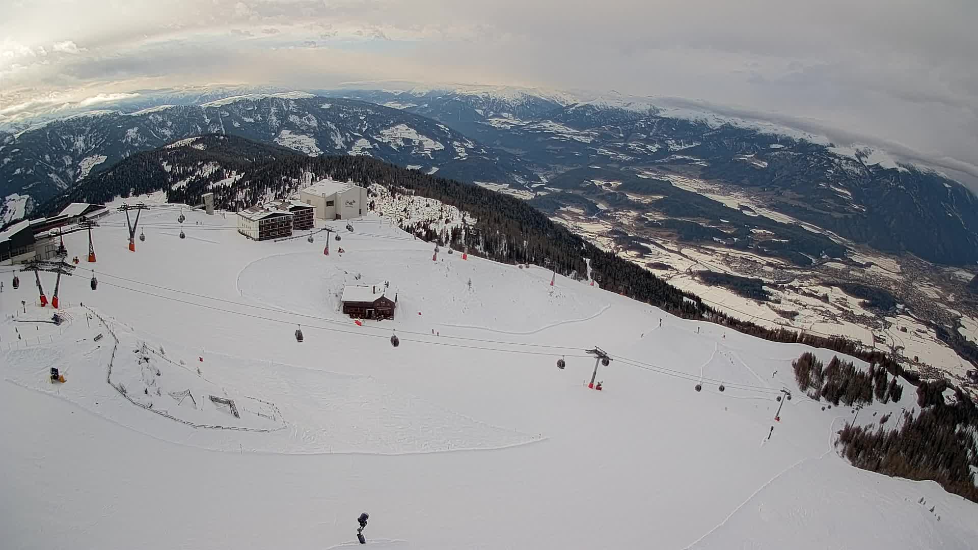 Skigebiet Kronplatz Gipfel | Blick auf Bruneck
