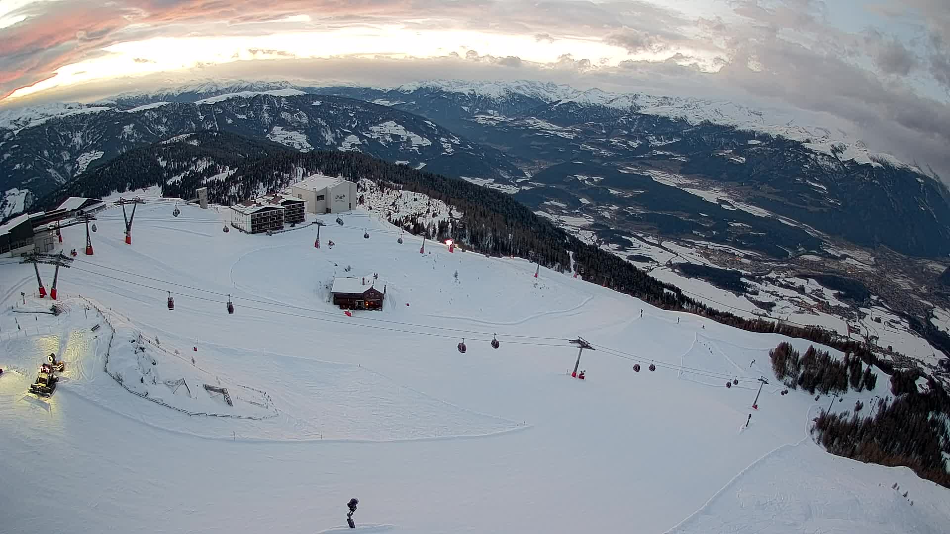 Station de ski Kronplatz sommet | vue sur Brunico