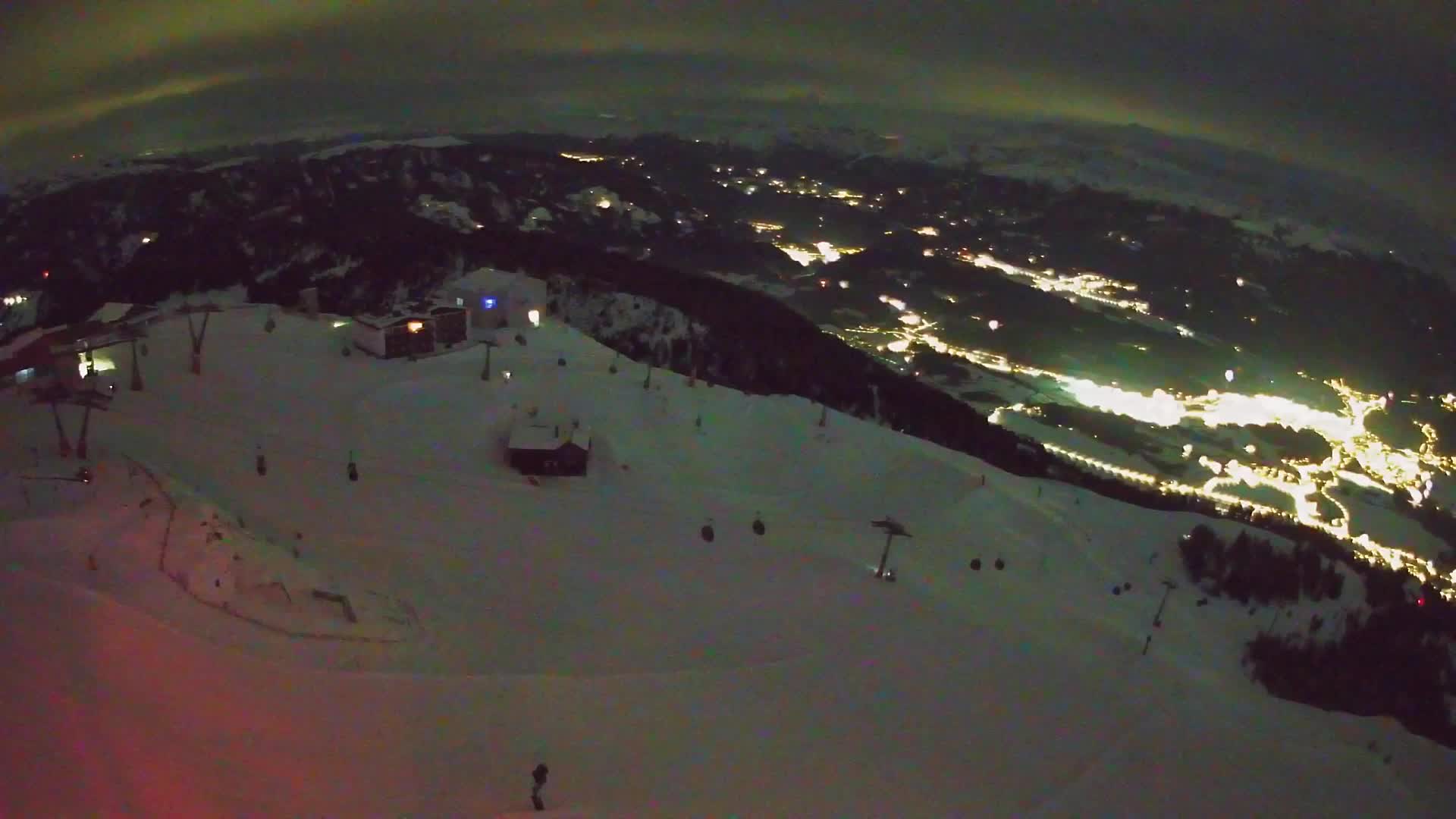 Cima estación de esquí Kronplatz | vista hacia Brunico