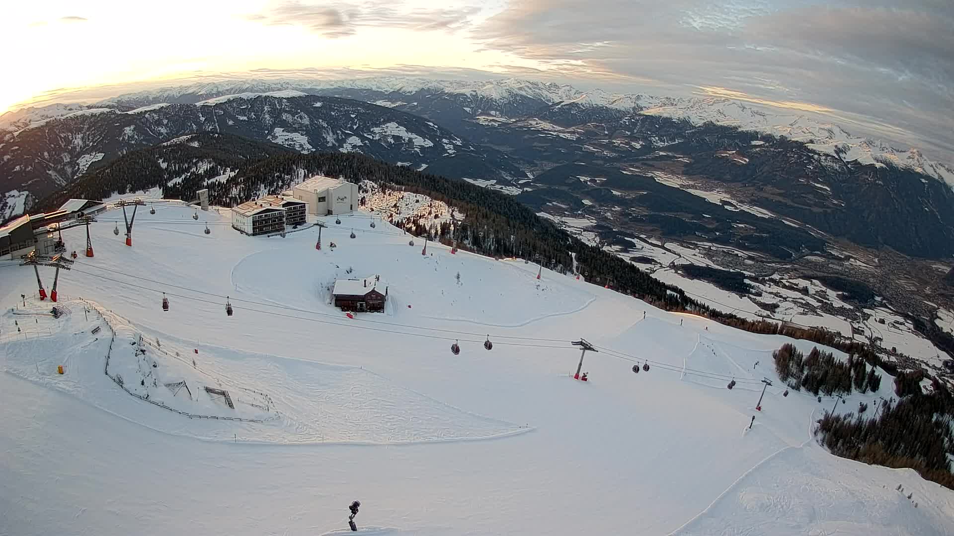 Skigebiet Kronplatz Gipfel | Blick auf Bruneck