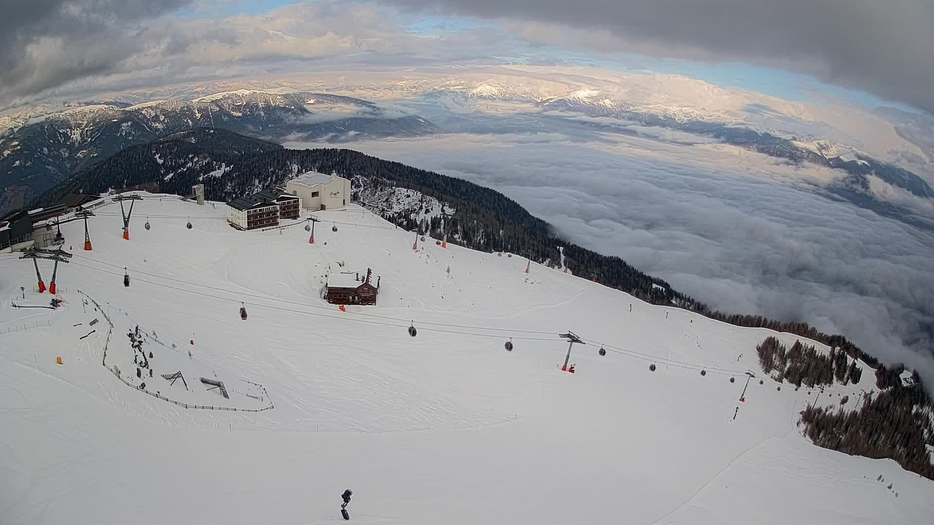 Skigebiet Kronplatz Gipfel | Blick auf Bruneck