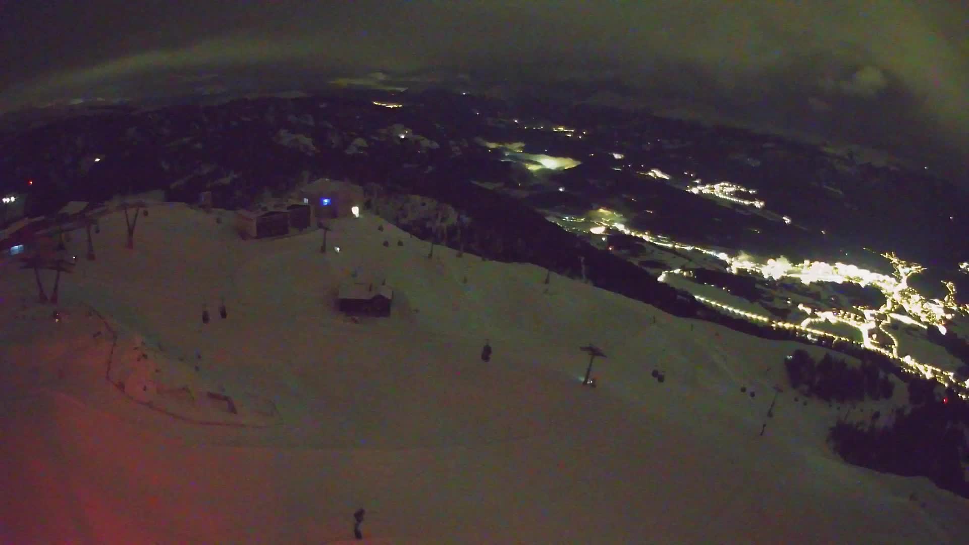 Cima estación de esquí Kronplatz | vista hacia Brunico
