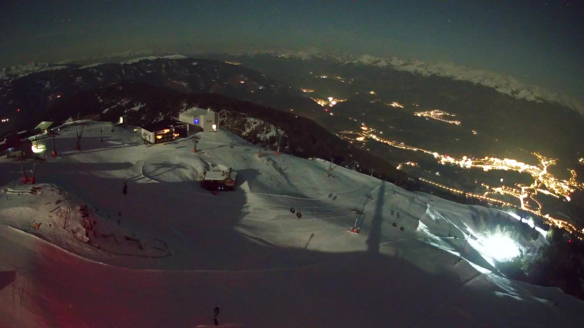 Cima estación de esquí Kronplatz | vista hacia Brunico
