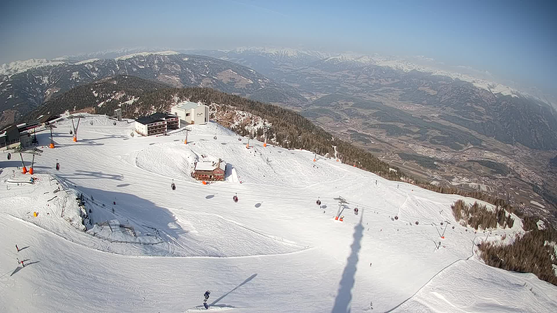 Cima estación de esquí Kronplatz | vista hacia Brunico
