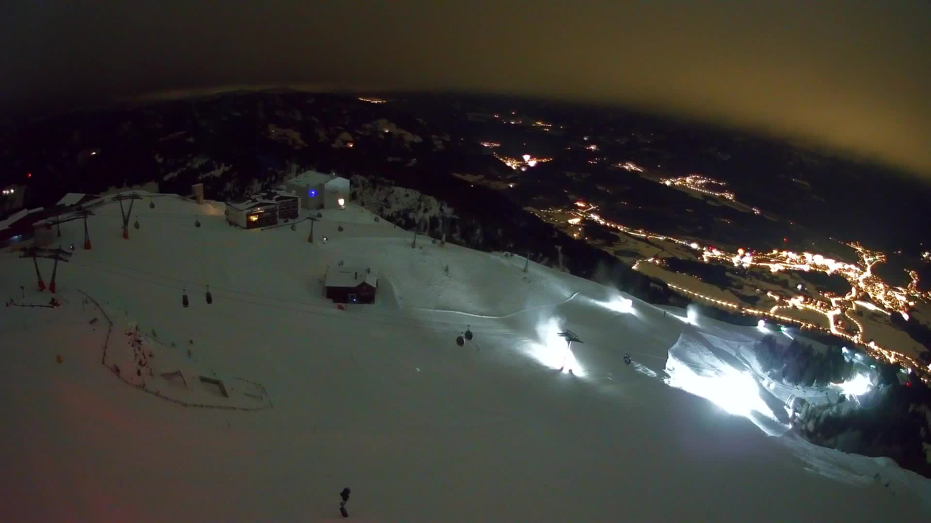 Cima estación de esquí Kronplatz | vista hacia Brunico
