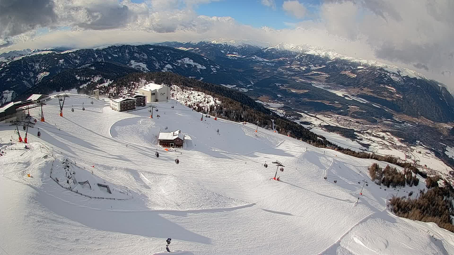 Station de ski Kronplatz sommet | vue sur Brunico