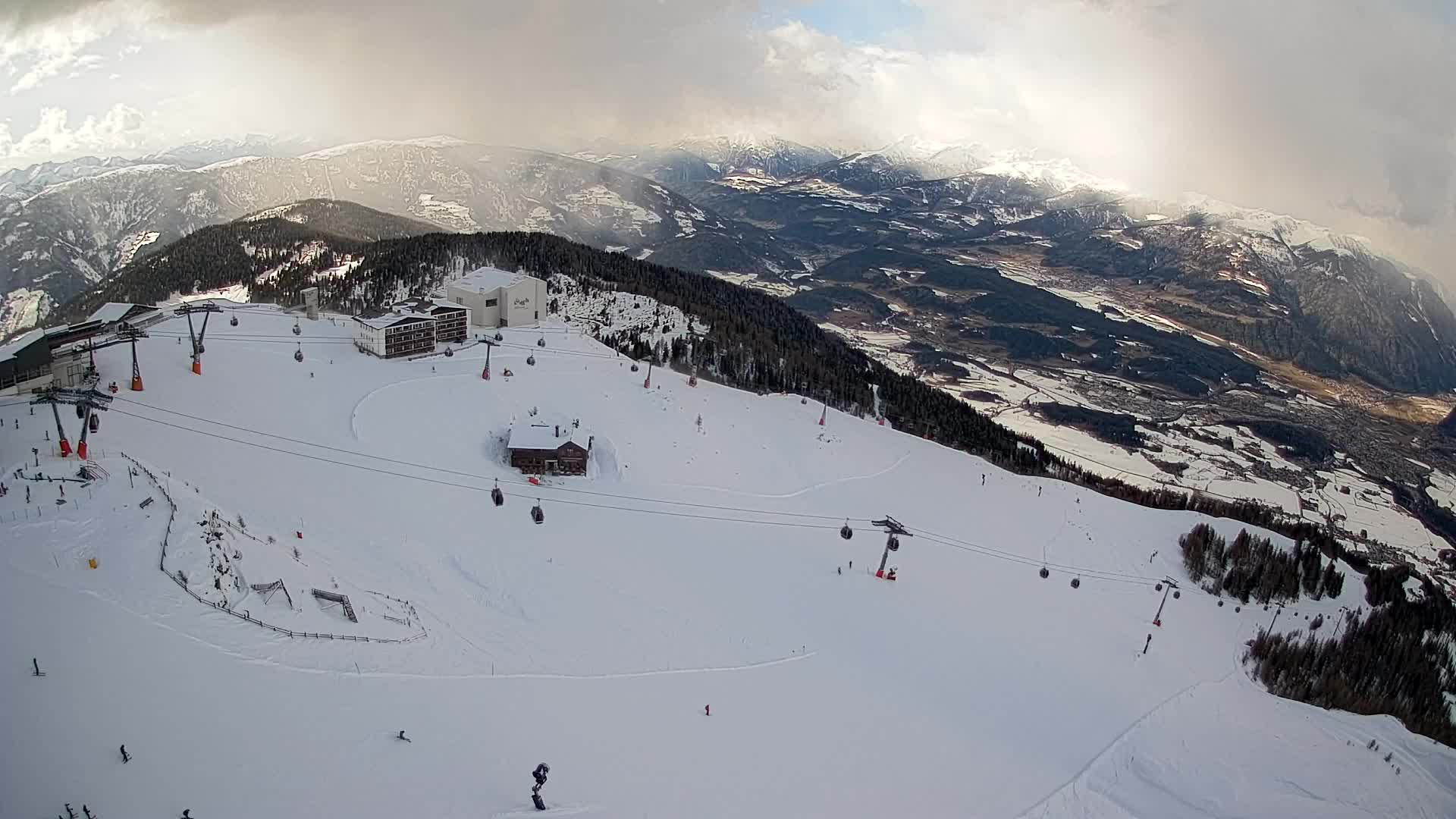 Station de ski Kronplatz sommet | vue sur Brunico