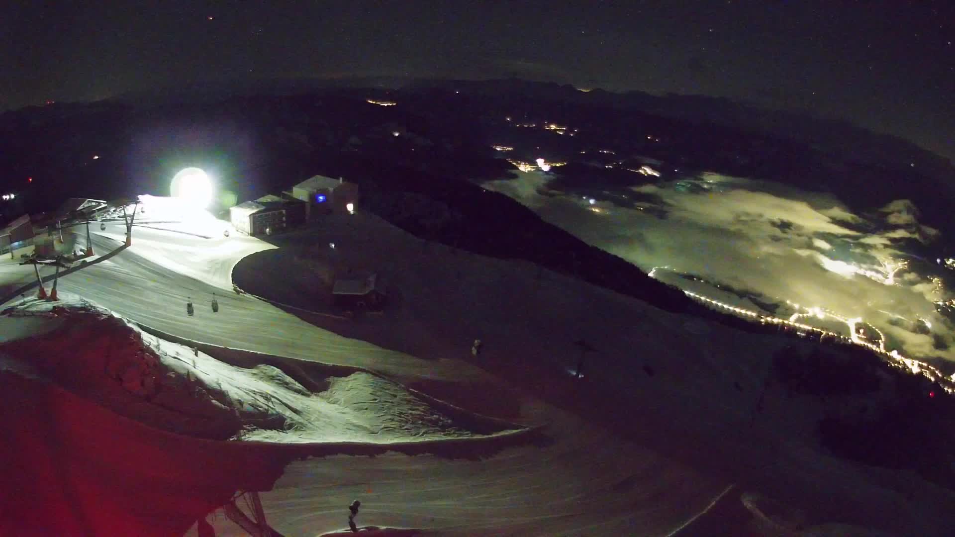 Cima estación de esquí Kronplatz | vista hacia Brunico