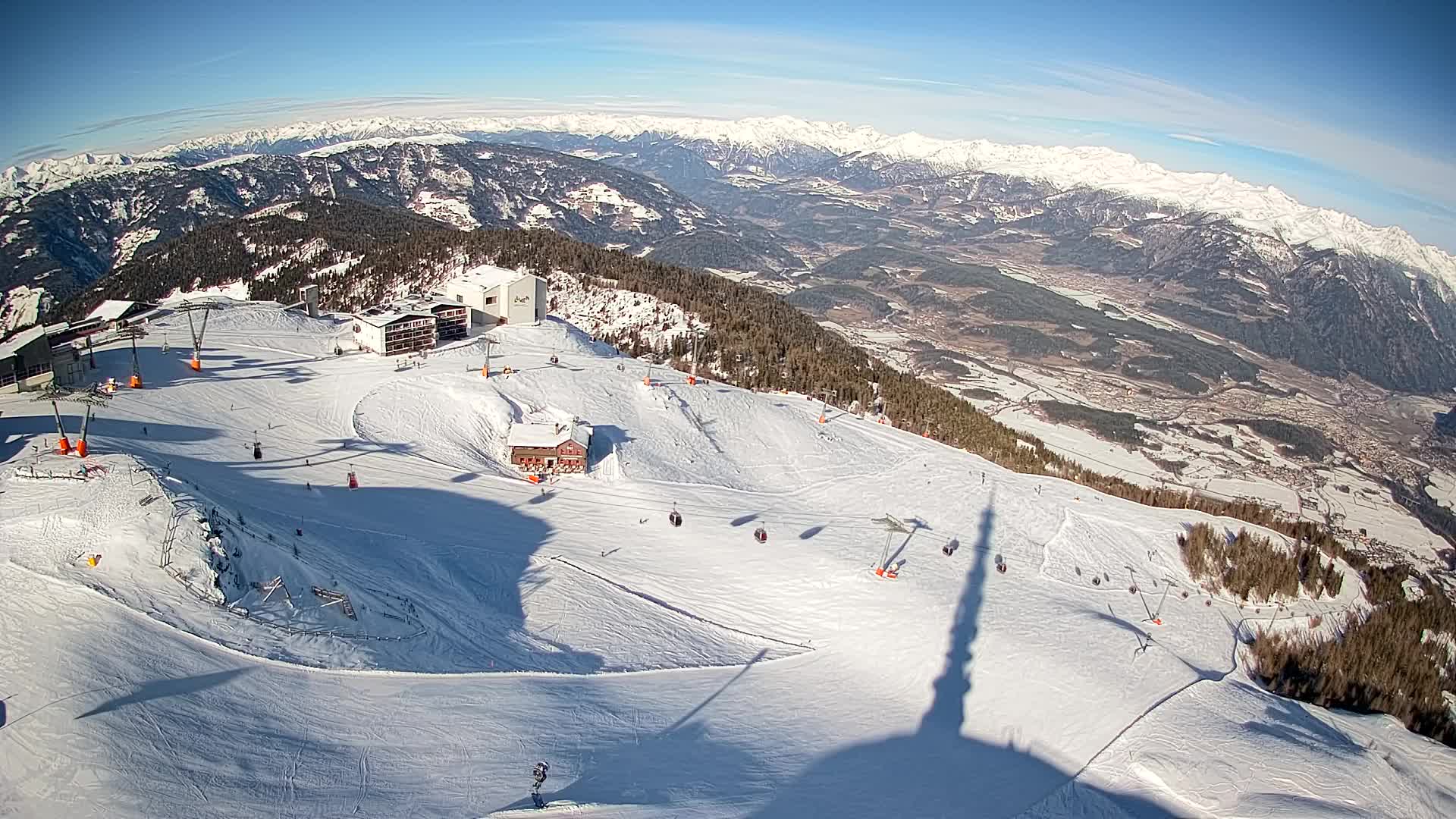 Cima estación de esquí Kronplatz | vista hacia Brunico