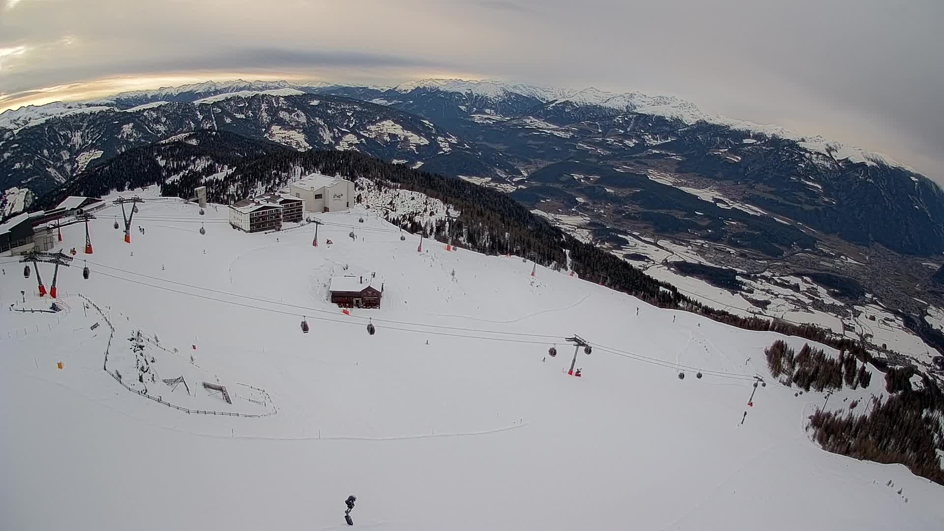 Station de ski Kronplatz sommet | vue sur Brunico
