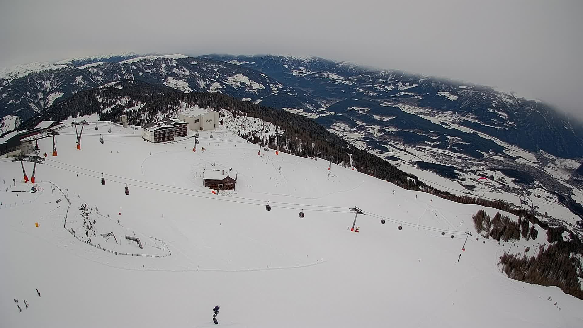 Cima estación de esquí Kronplatz | vista hacia Brunico