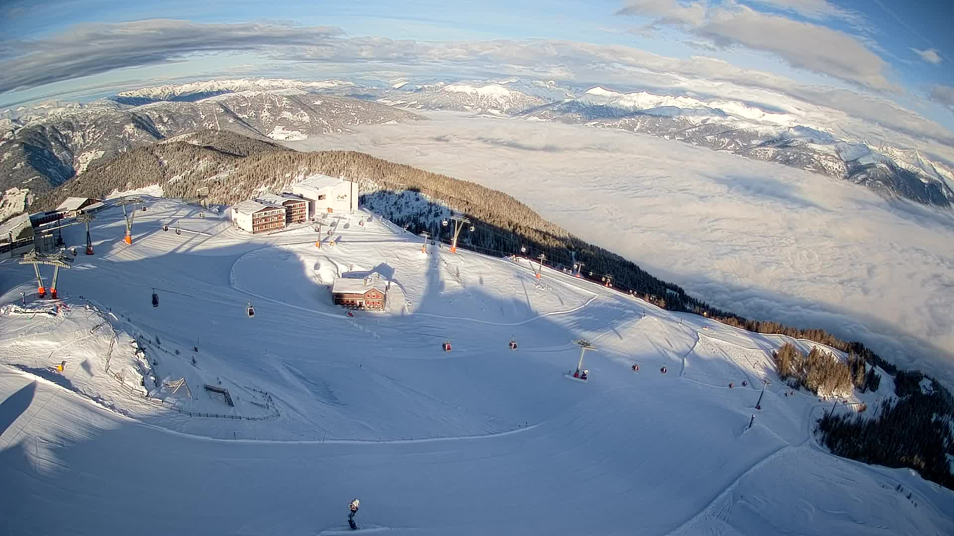Cima estación de esquí Kronplatz | vista hacia Brunico