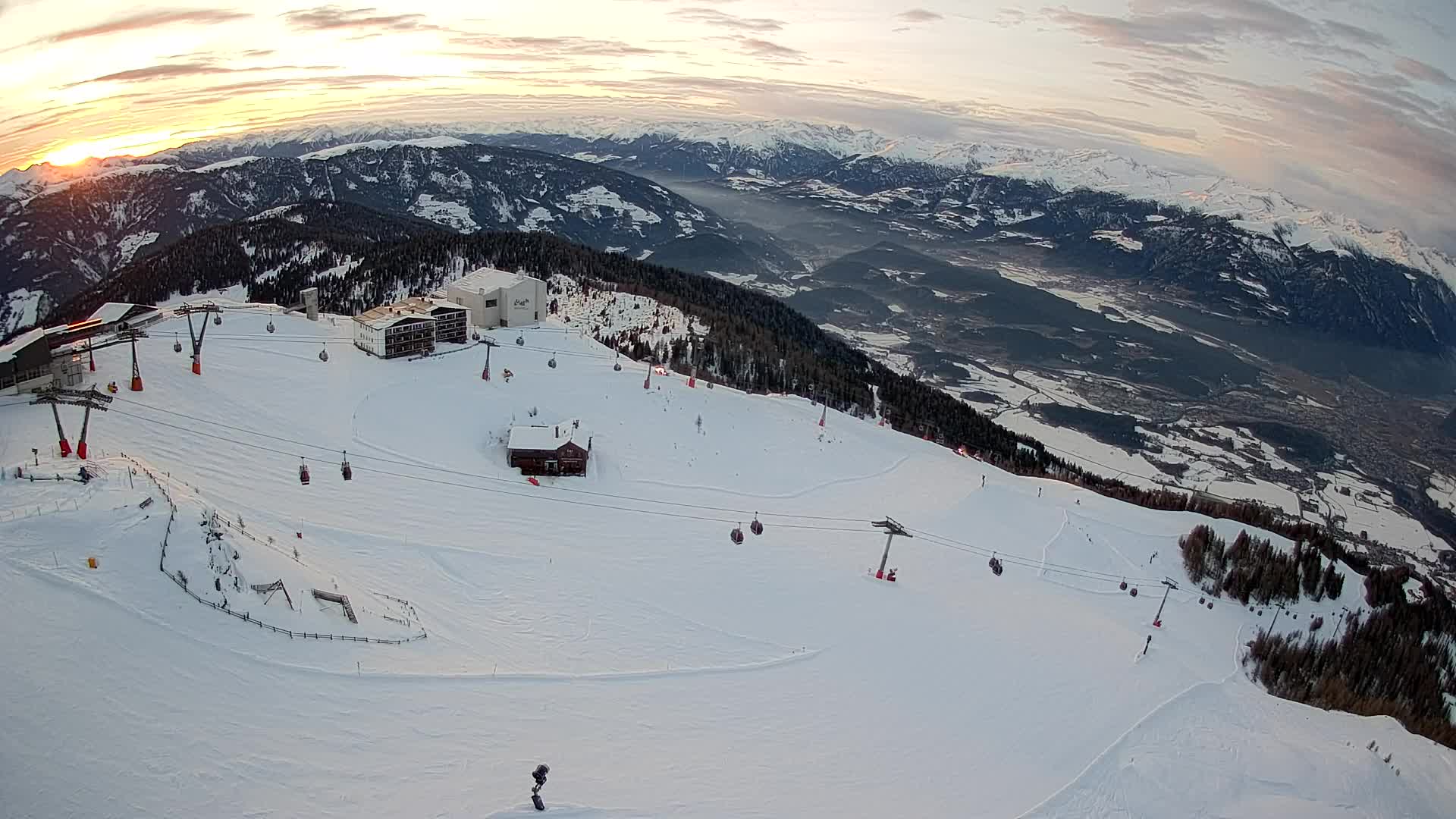 Station de ski Kronplatz sommet | vue sur Brunico