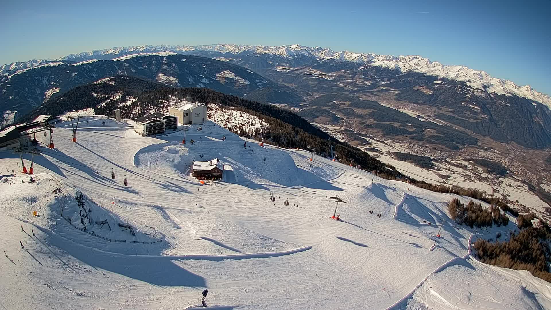 Stazione sciistica di Plan de Corones | vista su Brunico