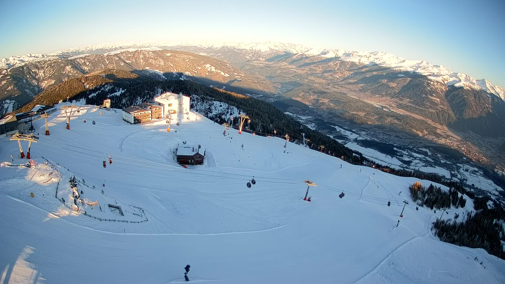 Skigebiet Kronplatz Gipfel | Blick auf Bruneck
