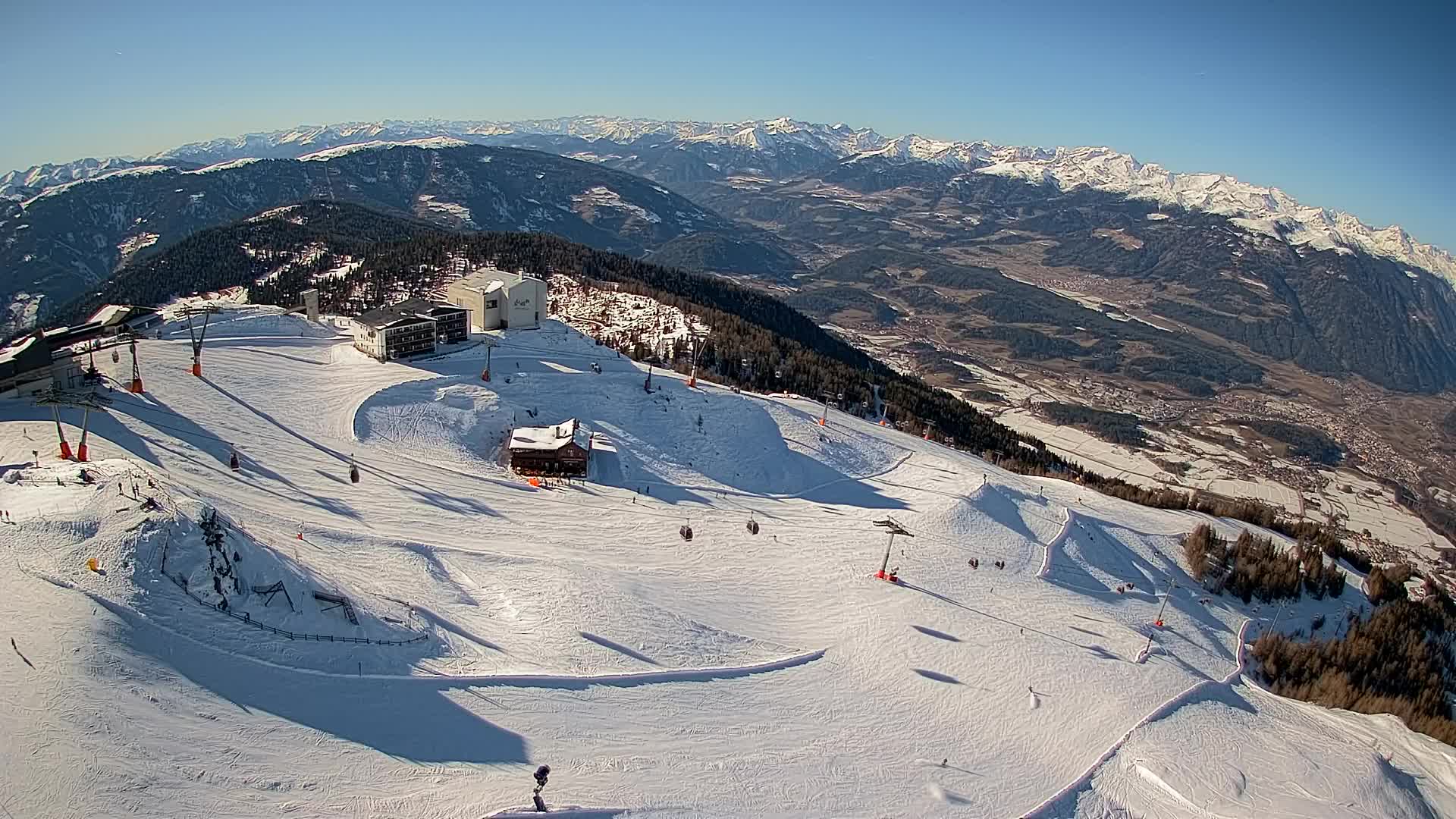 Skigebiet Kronplatz Gipfel | Blick auf Bruneck