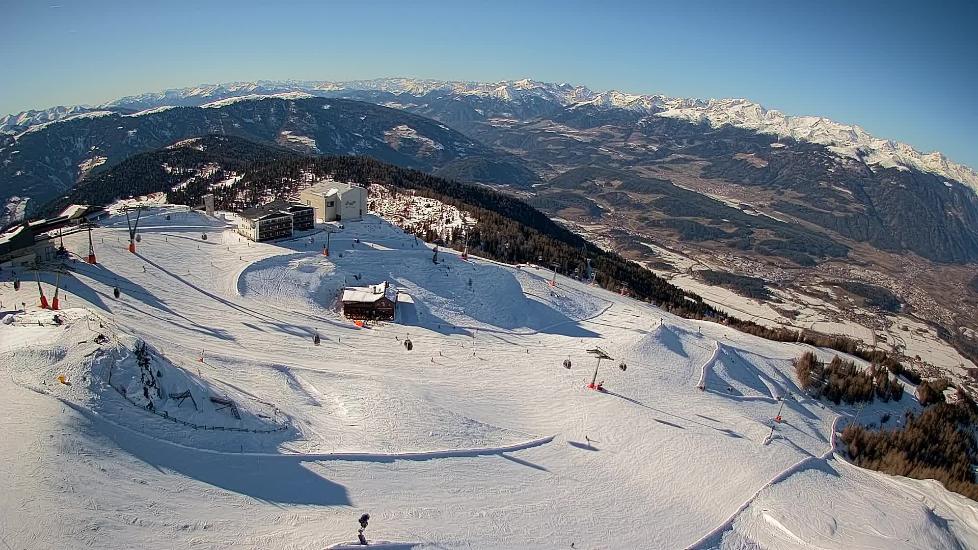 Stazione sciistica di Plan de Corones | vista su Brunico