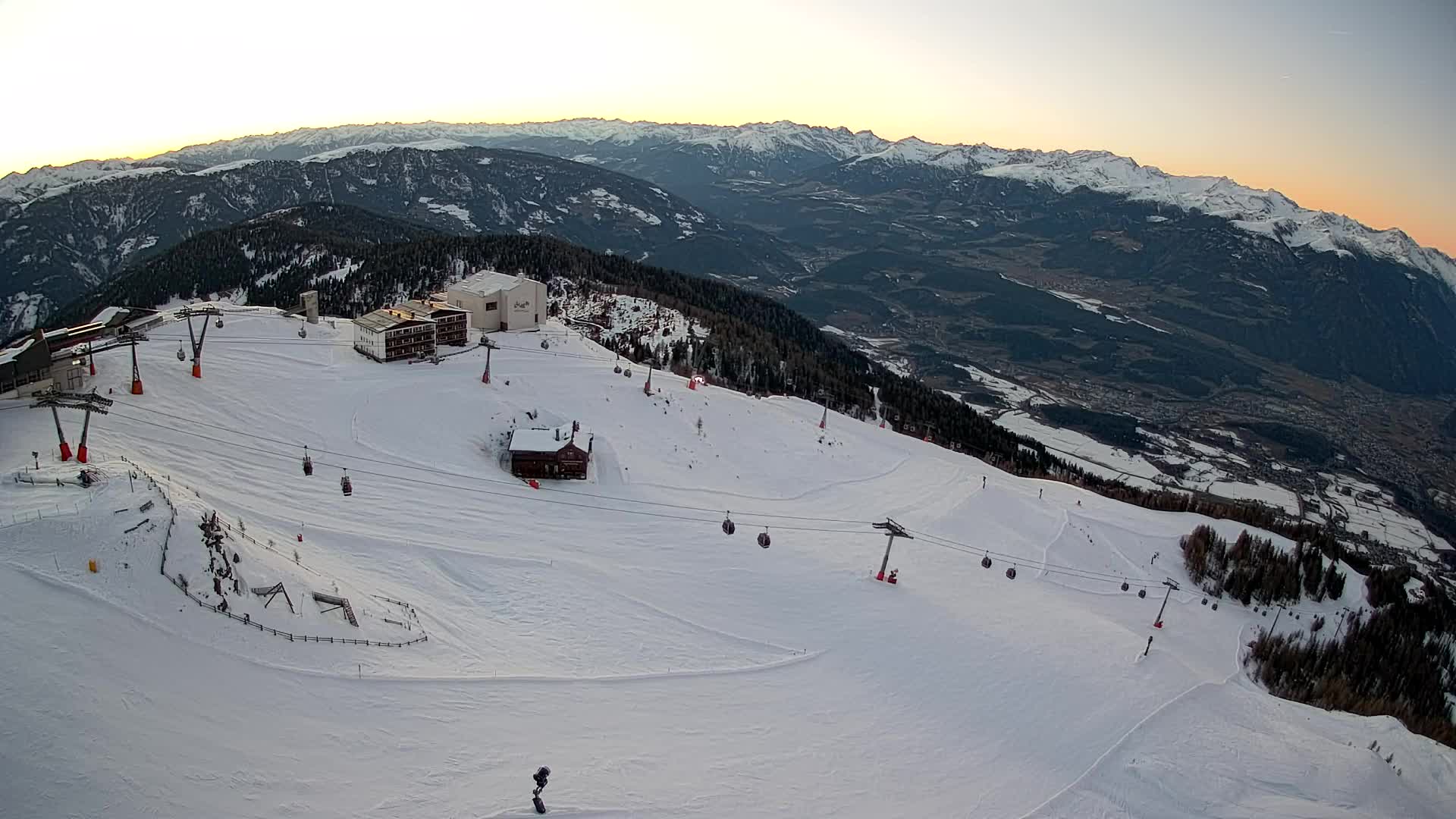 Skigebiet Kronplatz Gipfel | Blick auf Bruneck