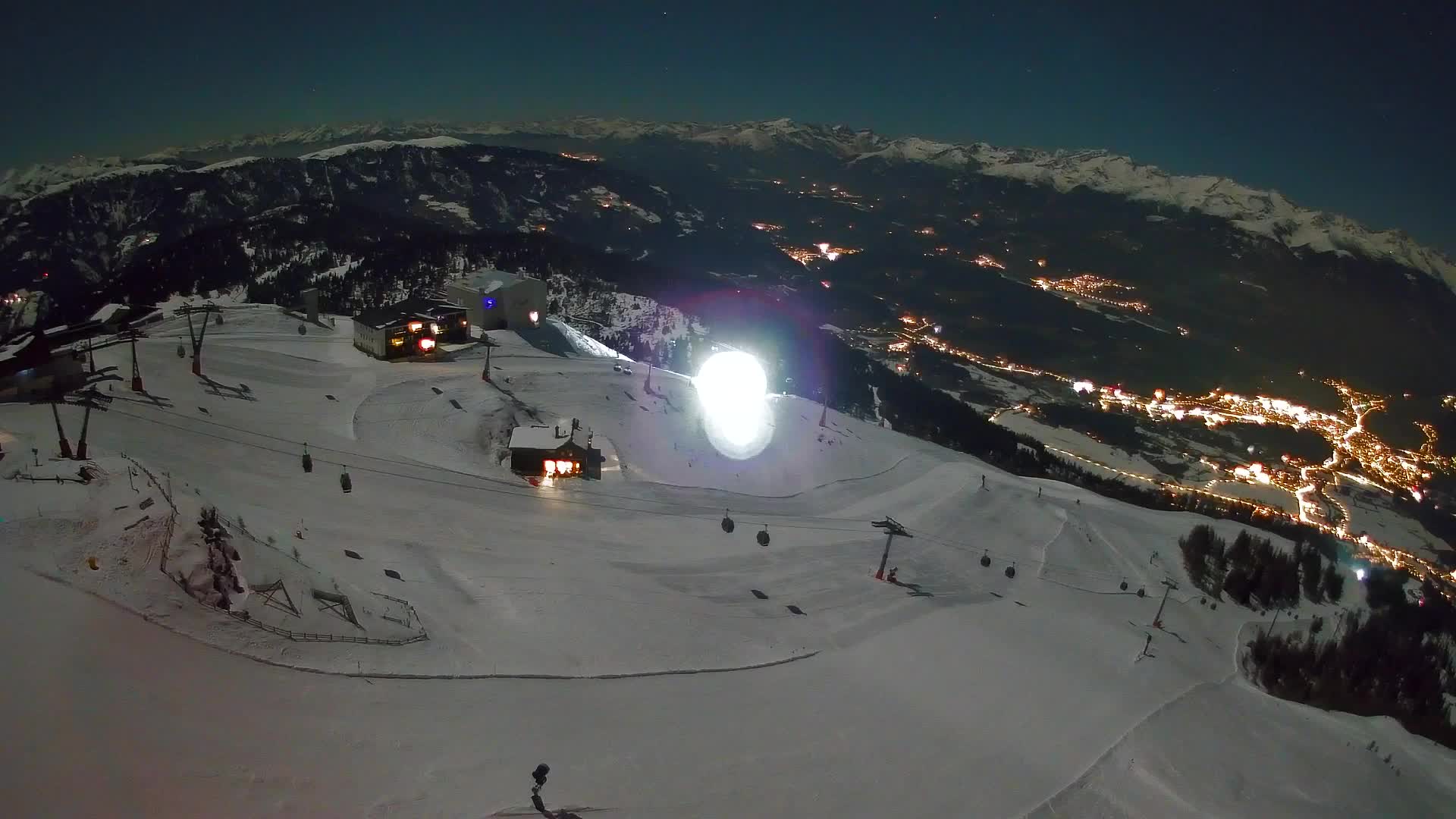 Cima estación de esquí Kronplatz | vista hacia Brunico
