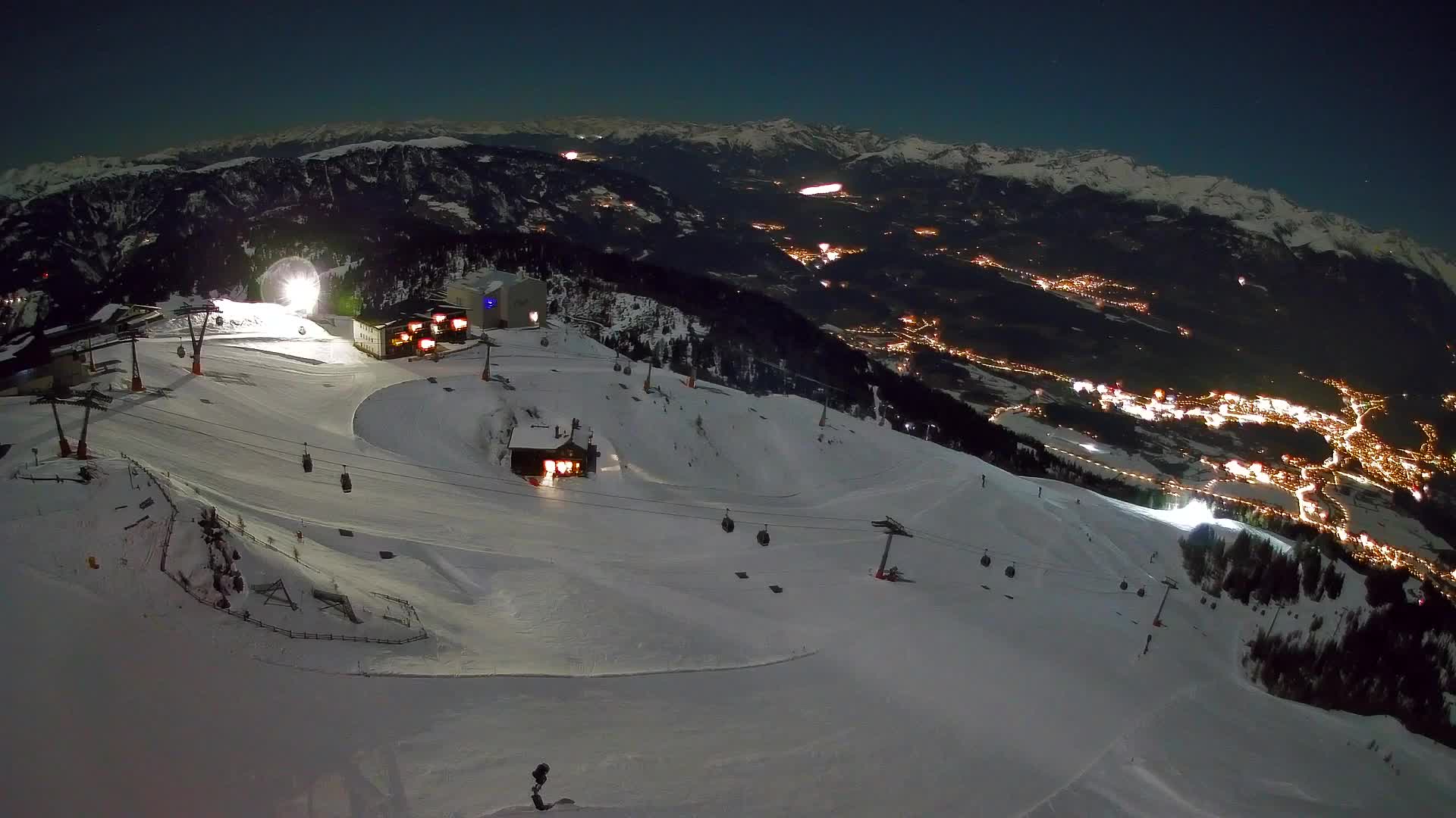 Cima estación de esquí Kronplatz | vista hacia Brunico