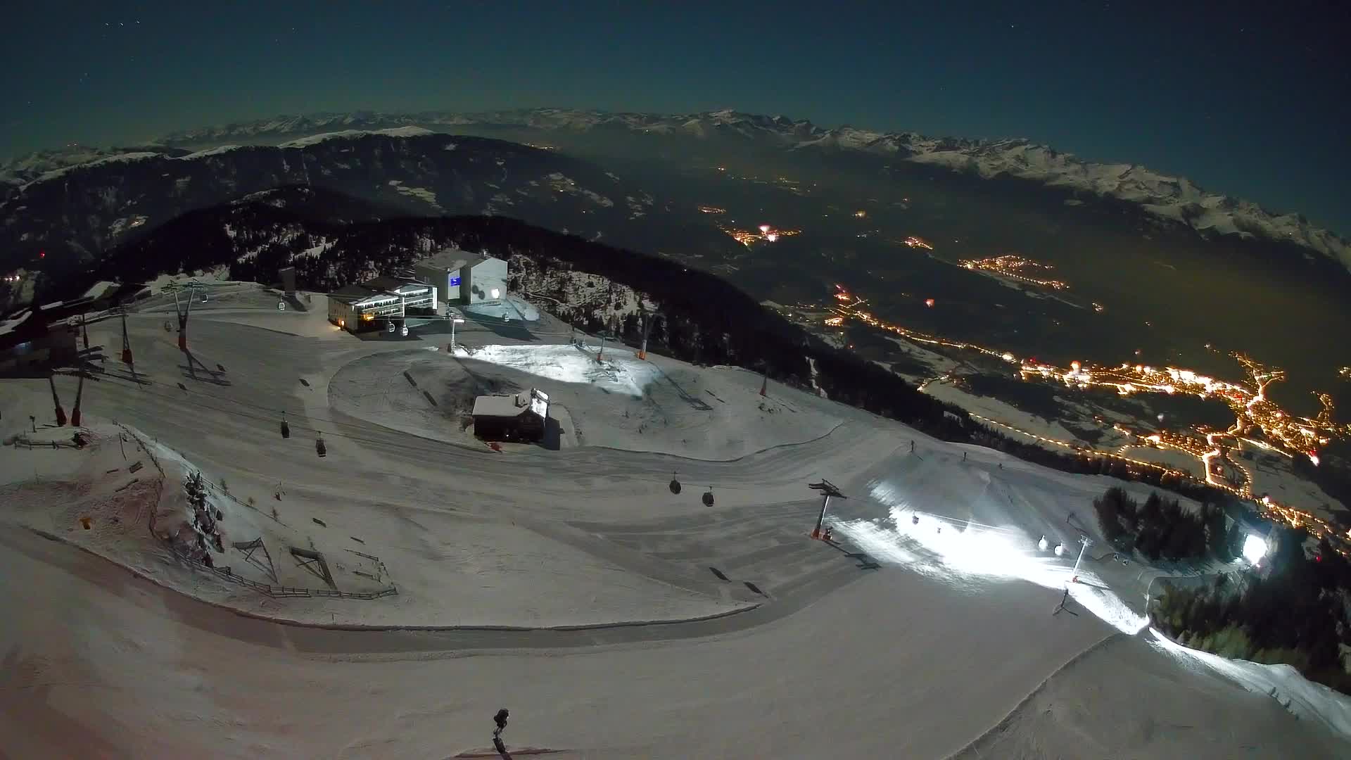 Cima estación de esquí Kronplatz | vista hacia Brunico